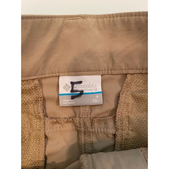 Columbia Women’s Beige Hiking Shorts Size 4 Slim Fit Zip Pockets - Picture 3 of 4
